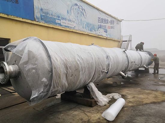 描述管殼式換熱器基本組成及工作原理。